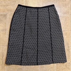 Ann Taylor 100% silk floral black skirt size 8